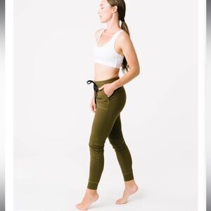 Zyia Unwind jogger